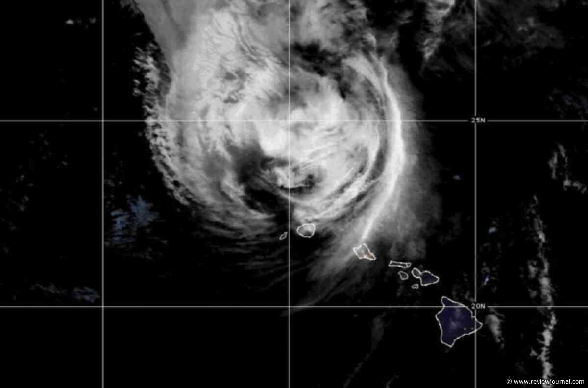 Hawaii hit by fierce winds from Lowell, leaving extensive damage