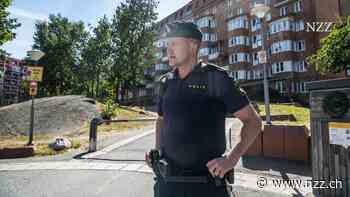 Plötzlich ist es ruhig in Södertälje, wo lange kriminelle Gangs herrschten. Doch der Polizeichef warnt: «Die Probleme sind nicht gelöst.» Dann fallen Schüsse