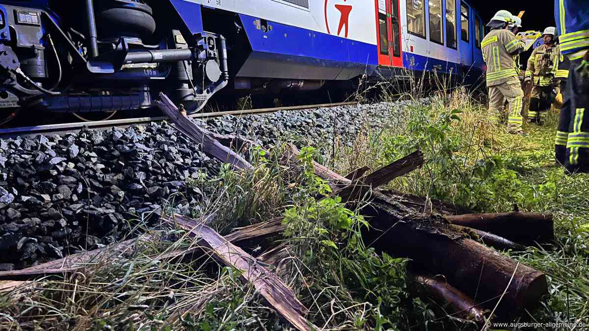 Zug im Ostallgäu heute Nacht teilweise entgleist – heftiges Unwetter sorgt für Großeinsatz