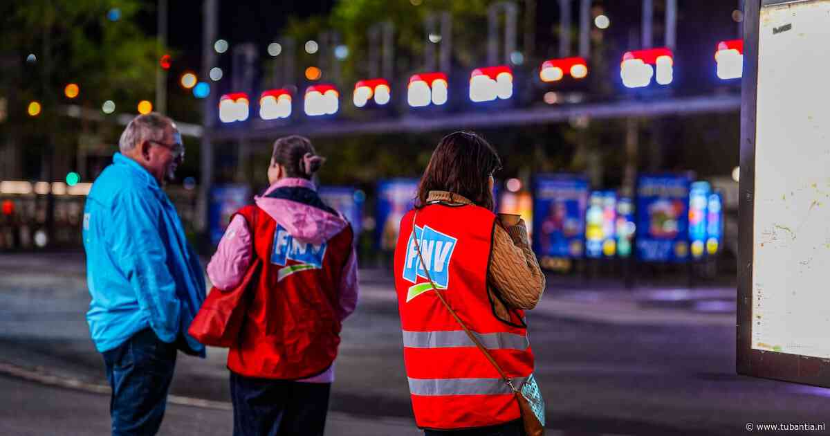 LIVE Ov-staking | Lege stations op wat toeristen na, FNV-voorzitter Hans Spekman in Den Bosch