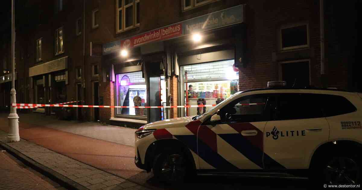 Overvaller bedreigt eigenaar avondwinkel in Amsterdam-Noord met mes en gaat er zonder buit vandoor