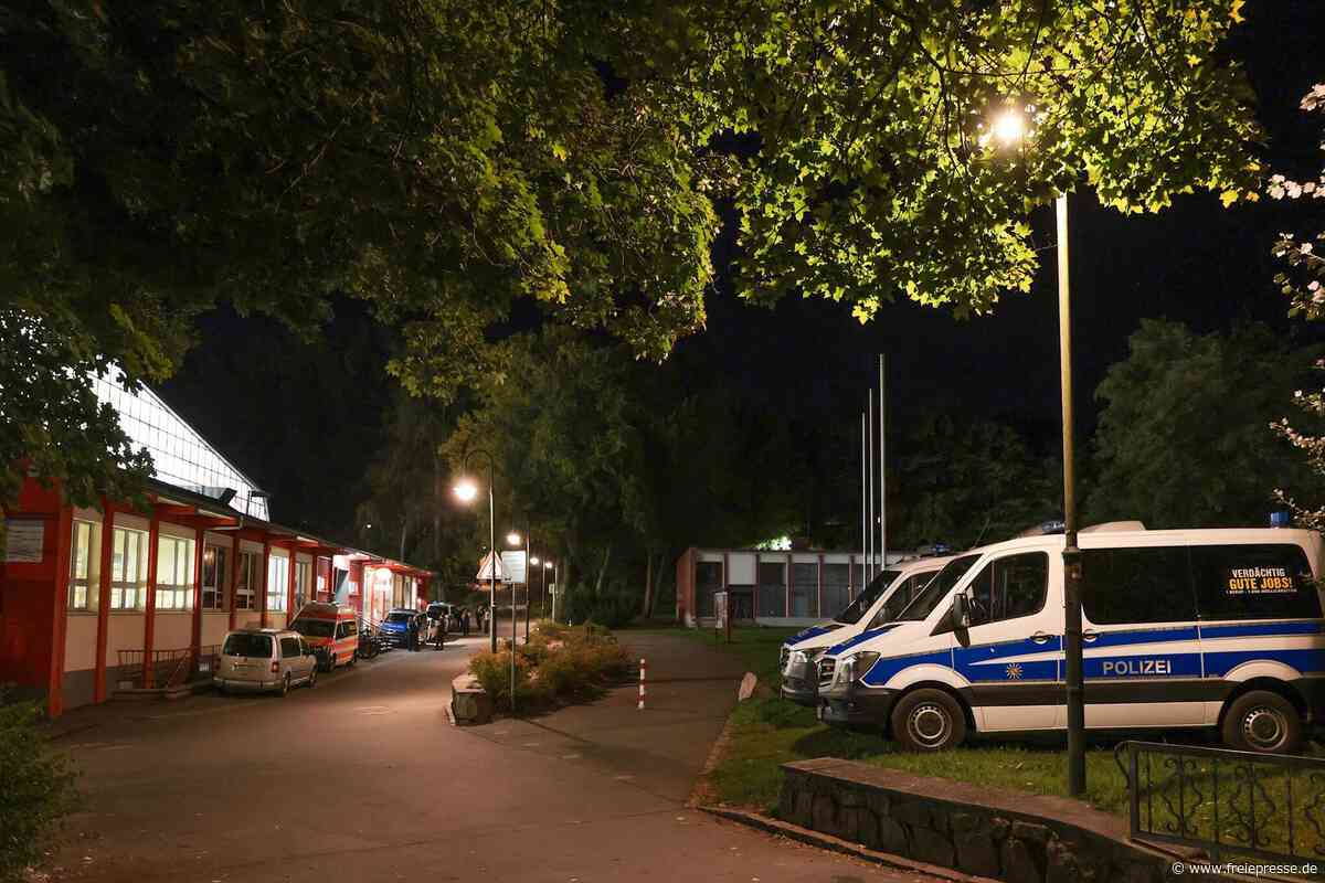 Eispiraten Crimmitschau: Doppelt so viele Polizeibeamte als Gästefans im Stadion