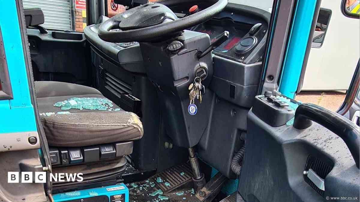 Council condemns attacks on bin crews and traffic wardens