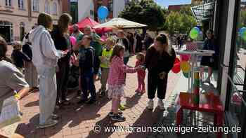 Kindersamstag verwandelt Gifhorns Fußgängerzone in einen Spielplatz