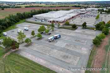 Kaufland-Parkplatz in Werdau-Steinpleis: Mopedauto am Dienstagabend umgekippt