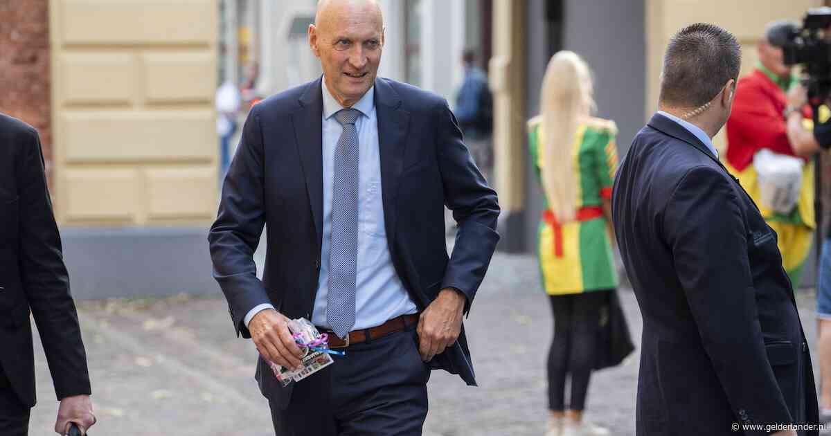 ‘Chef ic-bedden’ én minister: Ernst Kuipers geeft tekst en uitleg voor de coronacommissie