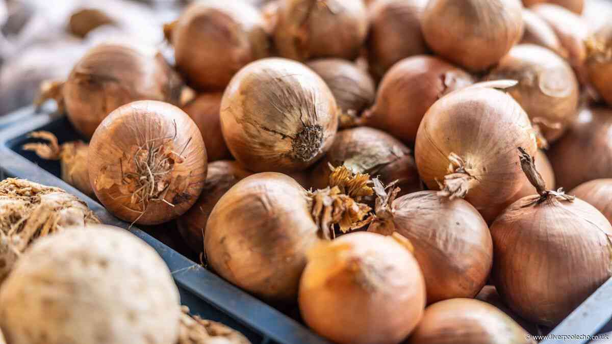 Store onions in 1 kitchen location to keep them fresh for '6 months' — not the fridge