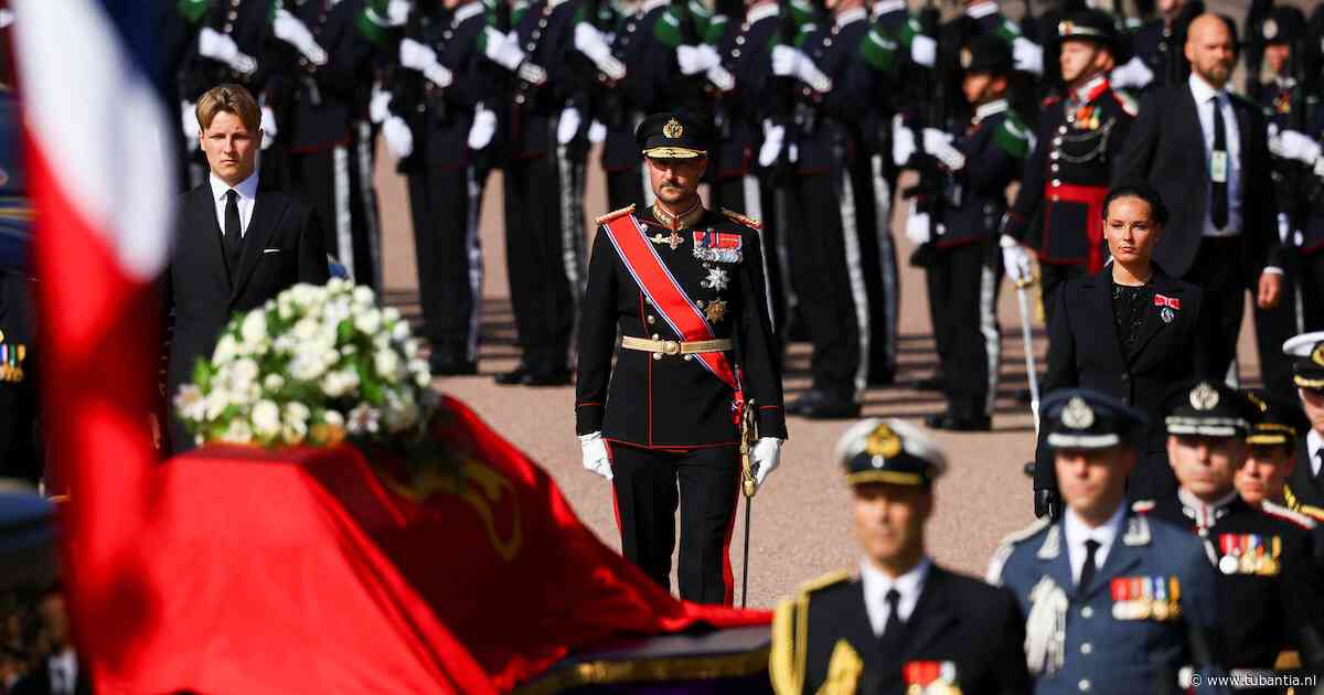 LIVE Uitvaart koning Harald | Processie voor koning Harald begonnen, ook Willem-Alexander, Máxima en Amalia lopen mee