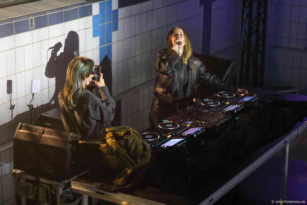 Dieser Lost Place wird zum Rave: Elektronische Beats im alten Erzgebirgsbad