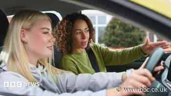 Learner drivers still waiting 20 weeks to book tests