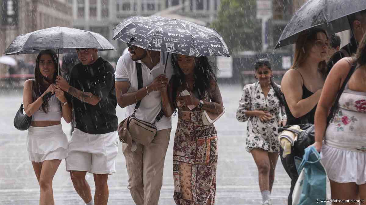 Temporali e trombe d’aria nel Nord Italia: bloccata la linea Brennero-Bolzano per una frana. Scoperchiata piscina a Treviso