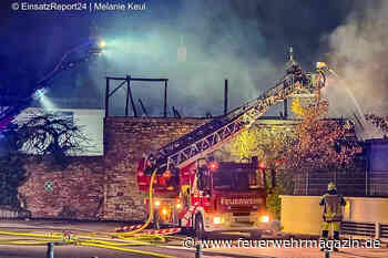 Scheunenbrand greift auf Fachwerkhaus über
