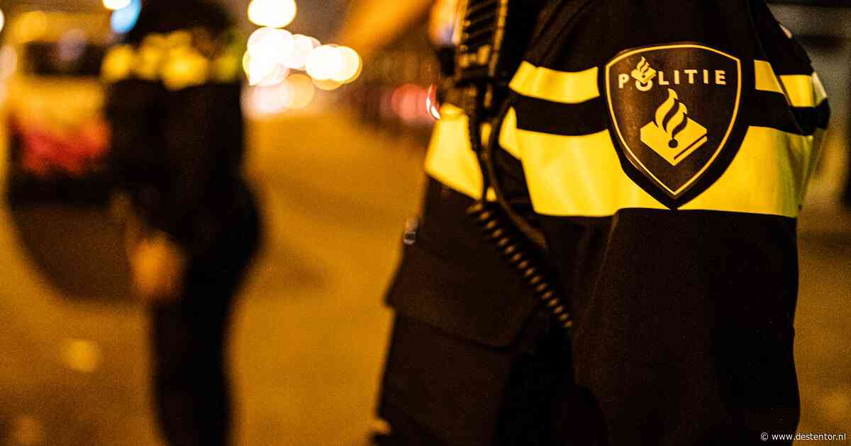 Grote zoekactie naar persoon in water in het Buiten-IJ in Amsterdam