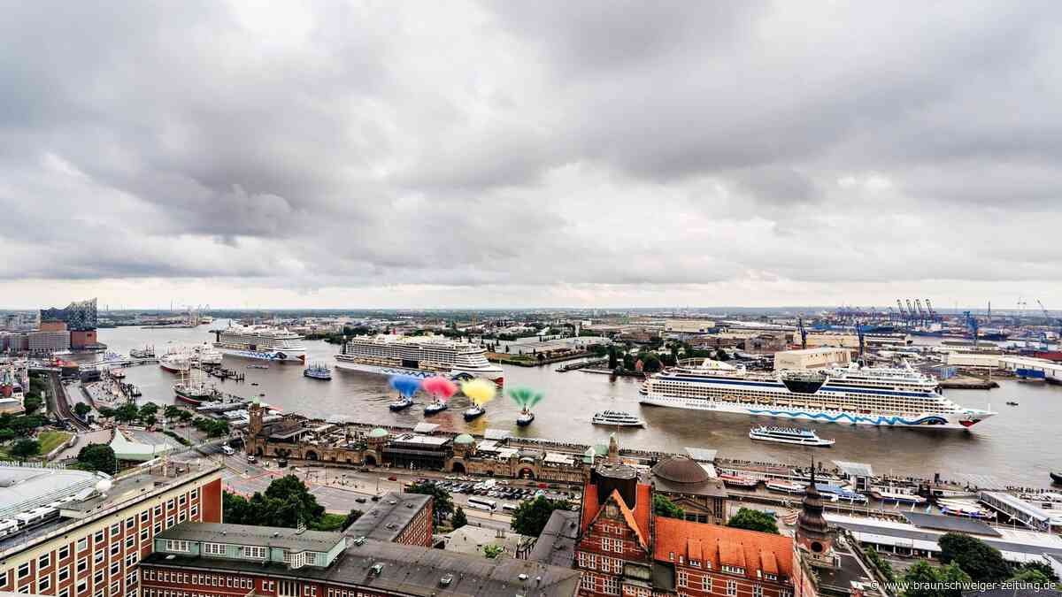Wind lässt Taue reißen – Kreuzfahrtschiff treibt gegen Kaimauer