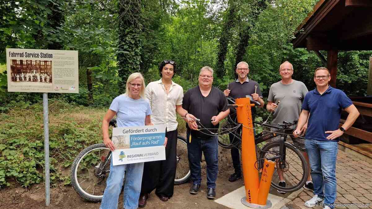 Panne unterwegs? Dieser Dorfclub hilft Radfahrern mit neuer Service-Station