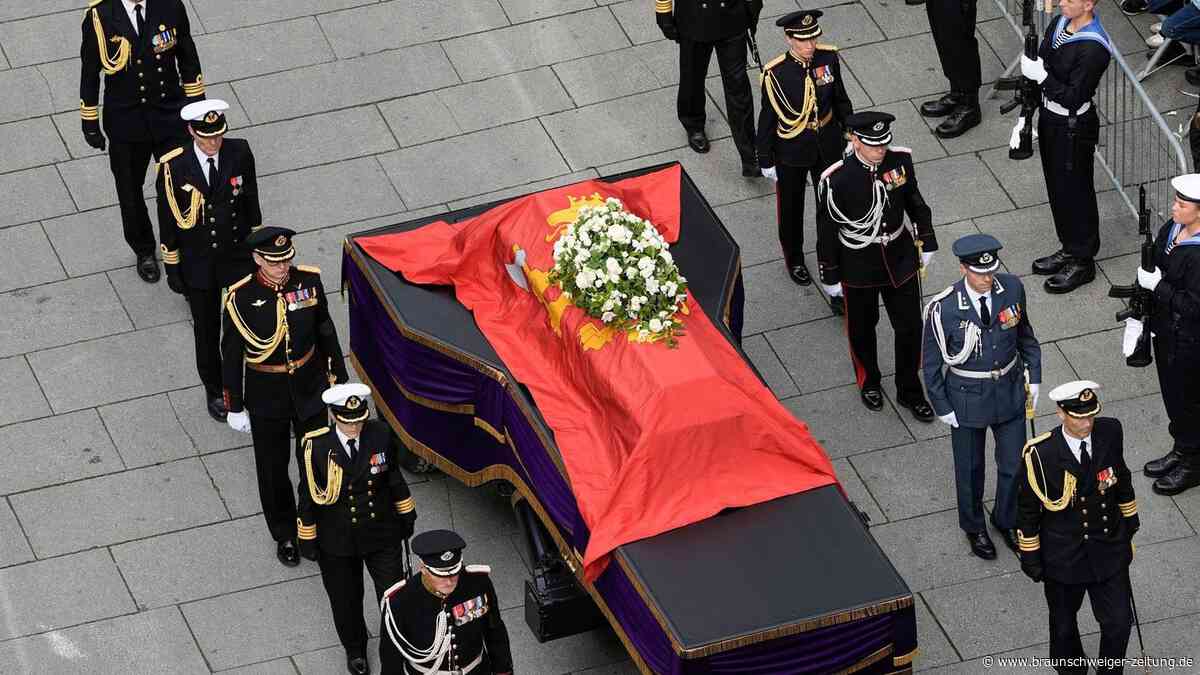 Beerdigung von König Harald V.: Tausende Menschen nehmen in Oslo Abschied