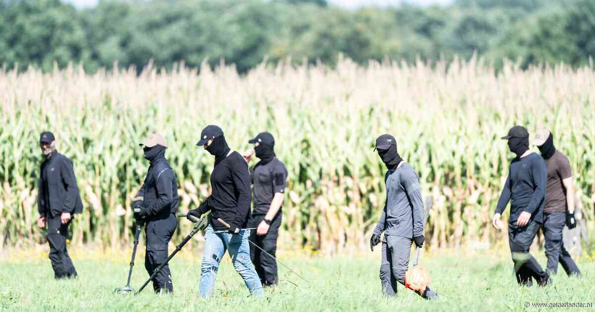 Meerdere wapens bij basisschool Overasselt verstopt: specialisten bezig met ‘veilig stellen’