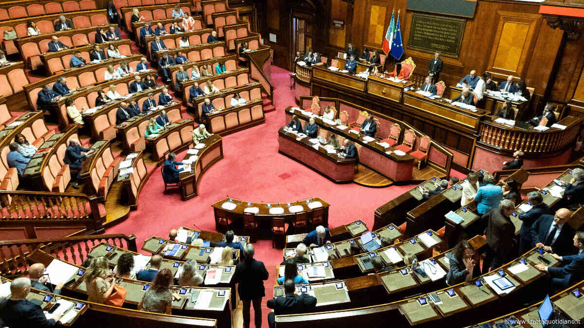 Legge elettorale, tramonta il ballottaggio e la soglia per il premio resta al 42%. Iniziato l’esame in Aula al Senato