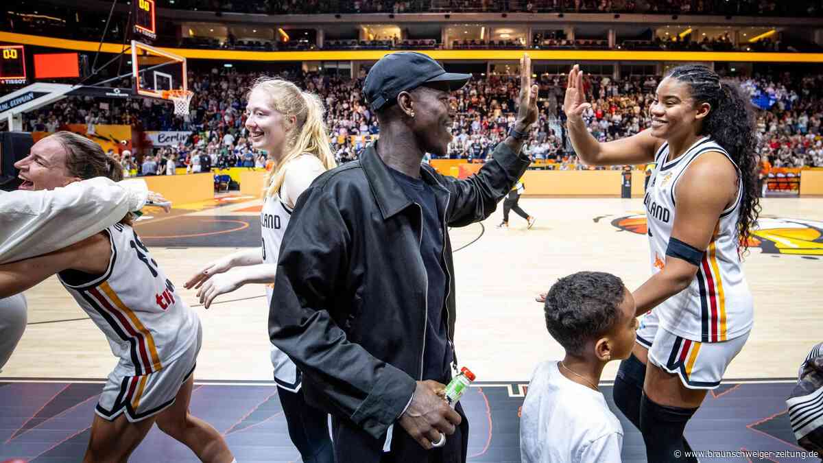 Bestes Vorbild: So schwört Dennis Schröder die DBB-Frauen auf eine WM-Medaille ein