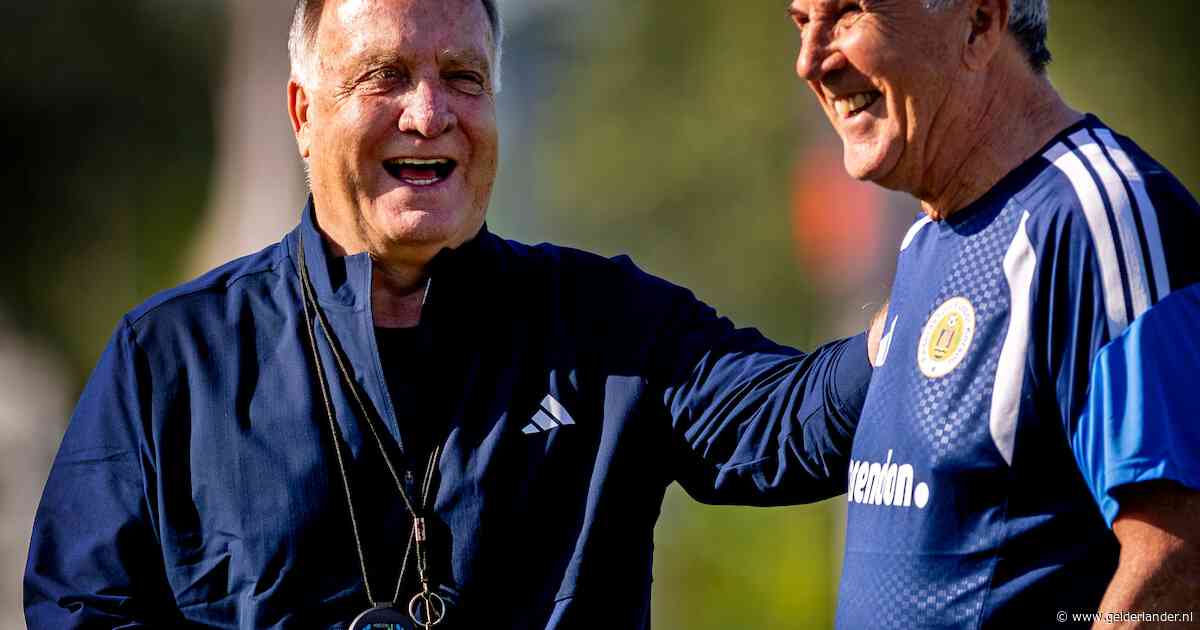 Dick Advocaat gaat door als bondscoach van Curaçao na historische WK-deelname: ‘We hebben samen iets speciaals bereikt’