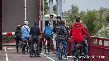 Schellingwouderbrug ging niet meer dicht door storing, Amsterdam Noord totaal onbereikbaar tijdens ov-staking