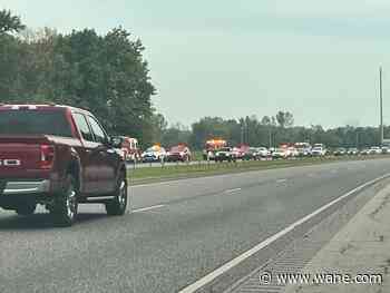 1 dead, 2 hurt after car veers off I-69 north of Fort Wayne