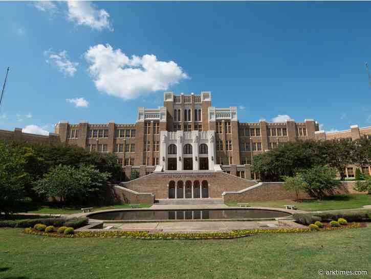 Update: LRPD uses pepper spray to disperse crowd of students watching fight. Again. 