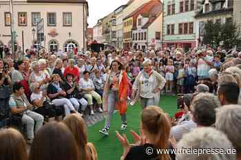 Modenschau, Männerballett und „Peniger Bier“ bei Einkaufsnacht in Penig