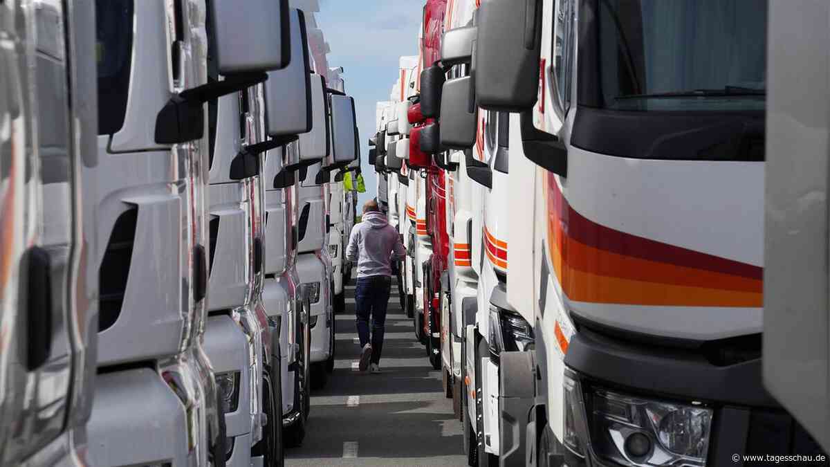 Zehntausende Lkw-Fahrer fehlen - was hilft den Speditionen?