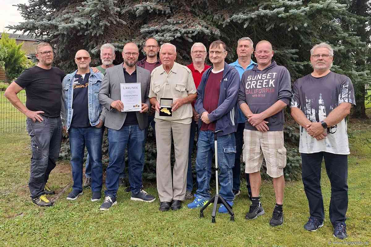 77 Jahre Vereinstreue: Oederans „Handballer des Jahrhunderts“ ist nun in der „Hall of Fame“ des KSB