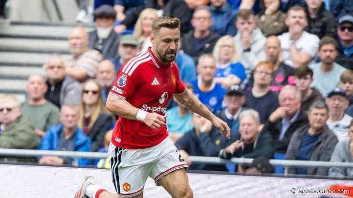 Carrick explains Shaw's Man Utd training absence