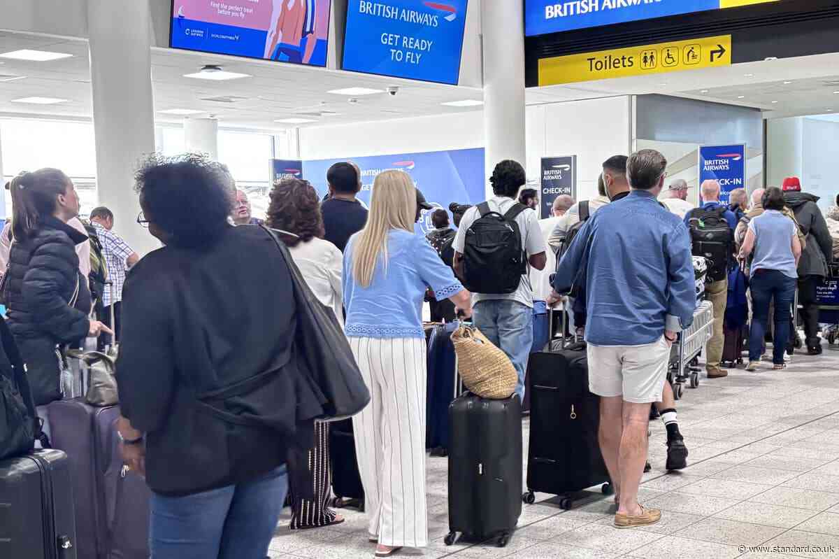 Gatwick strike announced during flights chaos as more than 200 airports workers to walk out in pay row