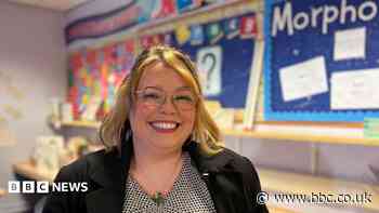 Primary teachers hired to teach Glasgow secondary pupils to read