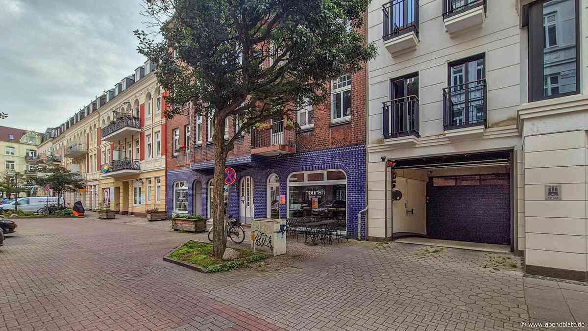 Reetwerder-Umbau zwingt Lieferwagen zu riskanten Wendemanövern vor der Tiefgarage