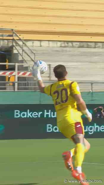 L’intervento di Perri 😮🧤#torinofc #fiorentinatorino #highlights