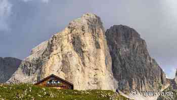 Kot vor Heiligenfigur, Lagerfeuer neben Holzhütte: Berghütte in den Dolomiten nach Vandalismus-Welle gesperrt