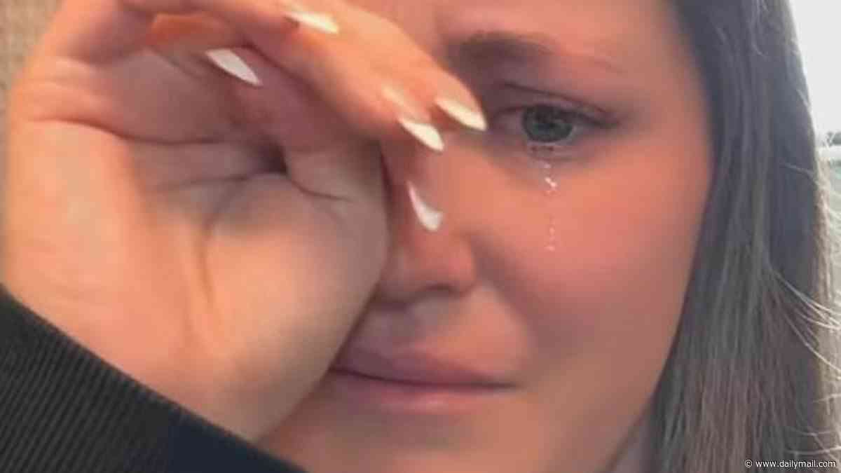 Teen Mom alum Jenelle Evans breaks down in tears as she reveals she can't walk amid rare diagnosis: 'So hopeless'