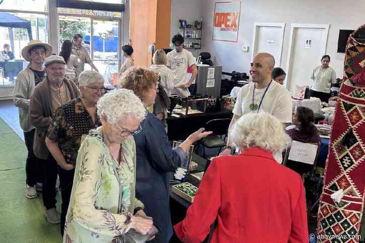 Abbotsford market raises $3,200 to help Egyptian students get education
