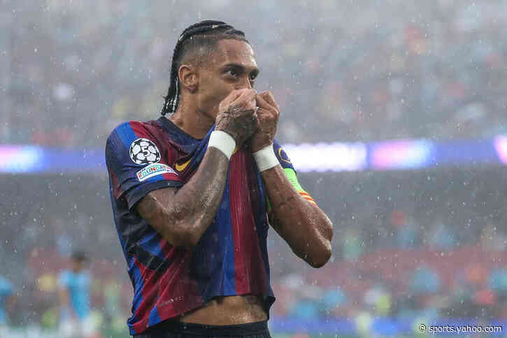 📸 Dancing in the rain: has Raphinha pulled off the dribble of the year? 😳