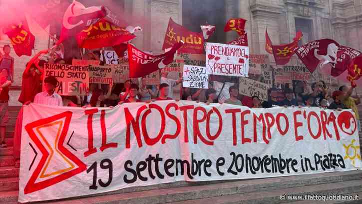 Rientro a scuola, studenti in presidio al ministero: “Aule roventi, edifici insicuri e didattica vecchia. Valditara non ci ascolta”