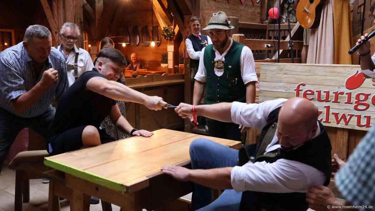 Starke Finger, großer Ehrgeiz: Rosenheim hakelt wieder im feurigen Tatzlwurm