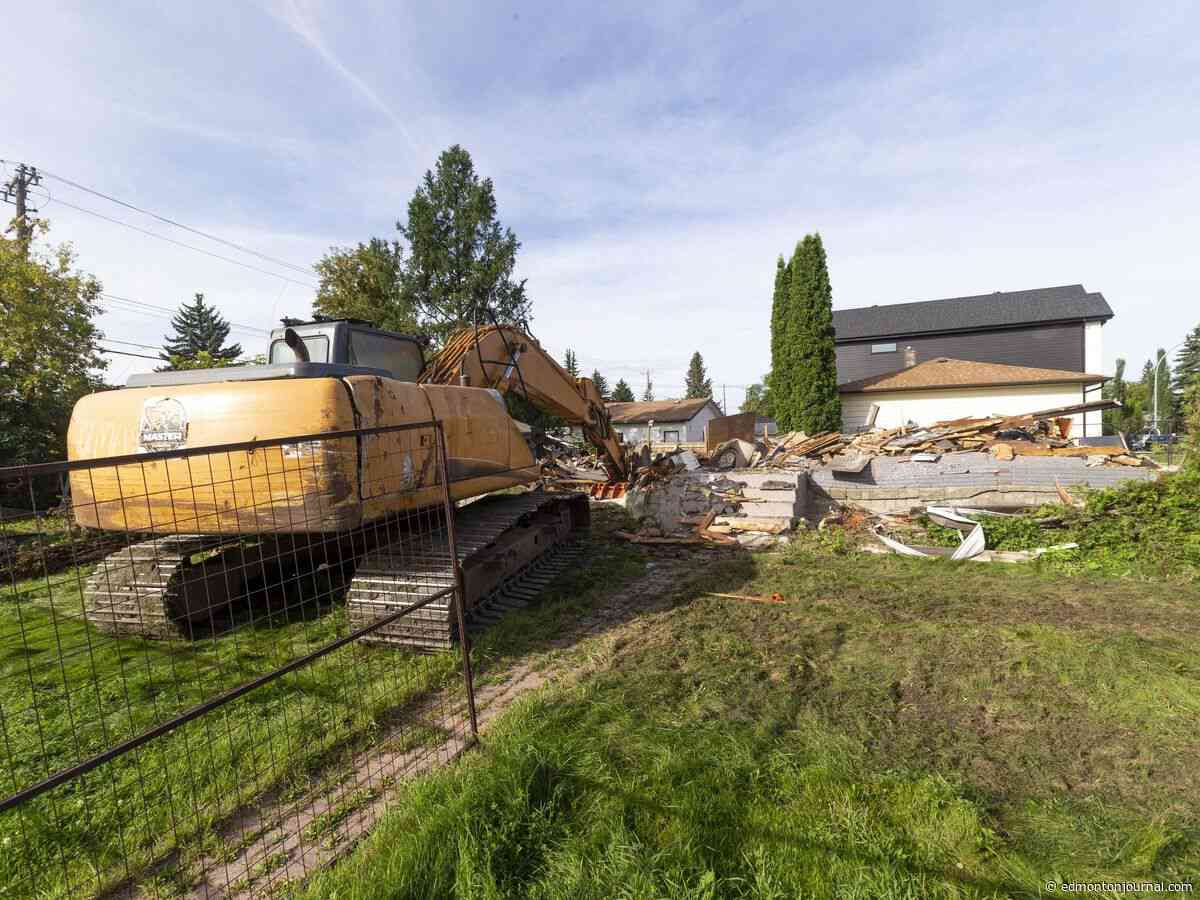 House fire in Parkview 'suspicious,' say Edmonton investigators as community grapples with infill woes