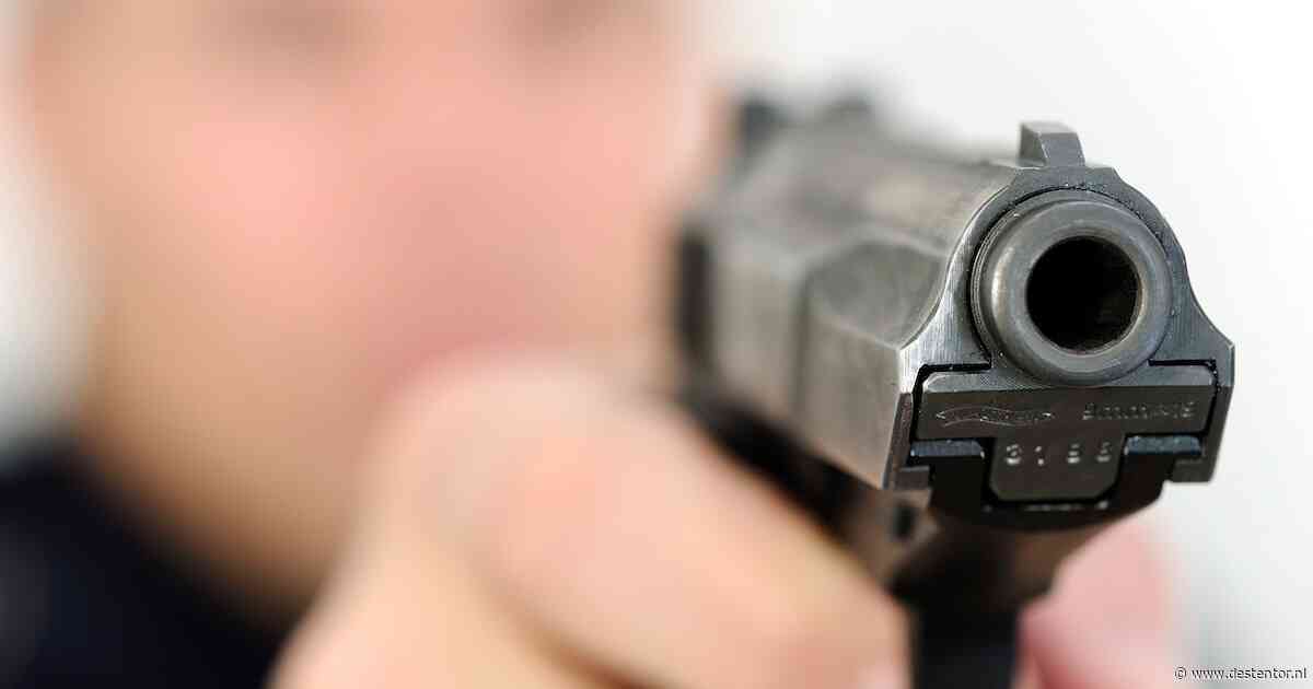 Man bedreigt vrouw met dood, schiet dag later op familielid: verdachte blijft vastzitten
