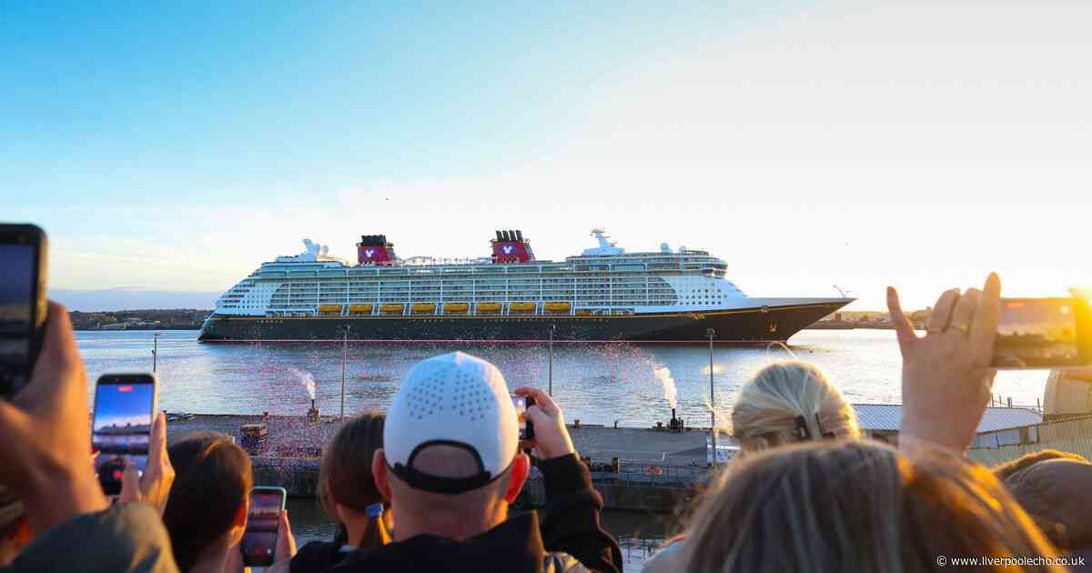 19 stunning photos as Disney Dream fireworks dazzle at Pier Head