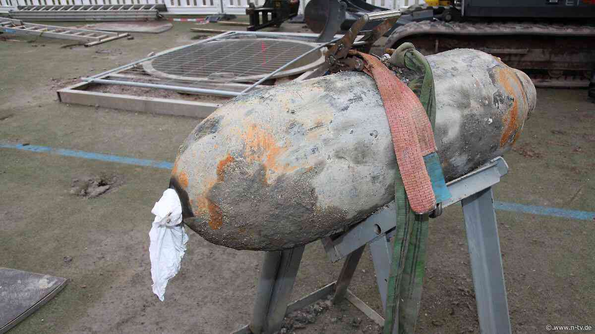 Anwohner in Notunterkünften: Zugverkehr in Hamburg wegen Bombenentschärfung lahmgelegt