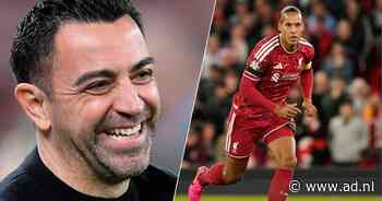 Xavi bekijkt Virgil van Dijk bij Liverpool-Atlético en praat daarna met Oranje-aanvoerder