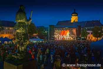 Open Air: Big Band der Bundeswehr begeistert auf Marienberger Marktplatz