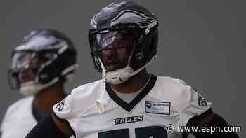 Eagles' Greenard back at practice for 1st time since this summer