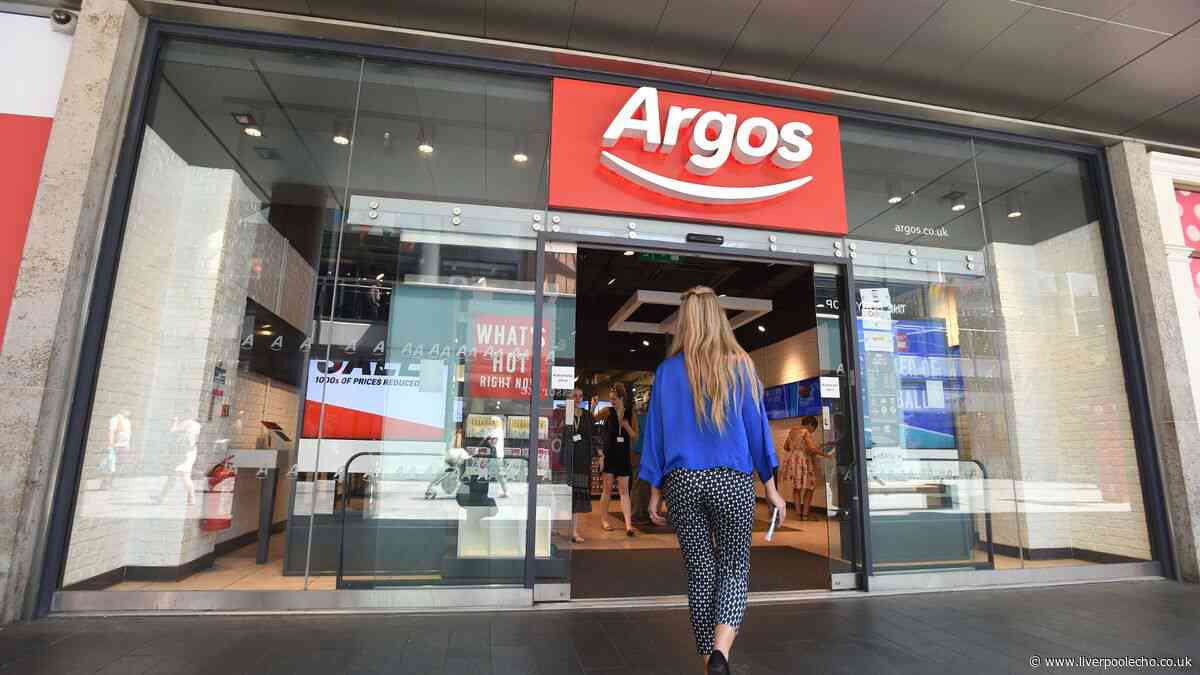 Argos shoppers save £547 on 'beautiful' velvet corner sofa