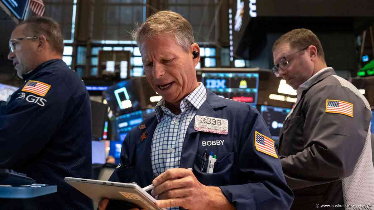 Wall Street ends lower as oil passes $US100 per barrel